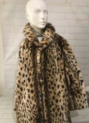 Leopar Desenli Peluş Bayan Kürk