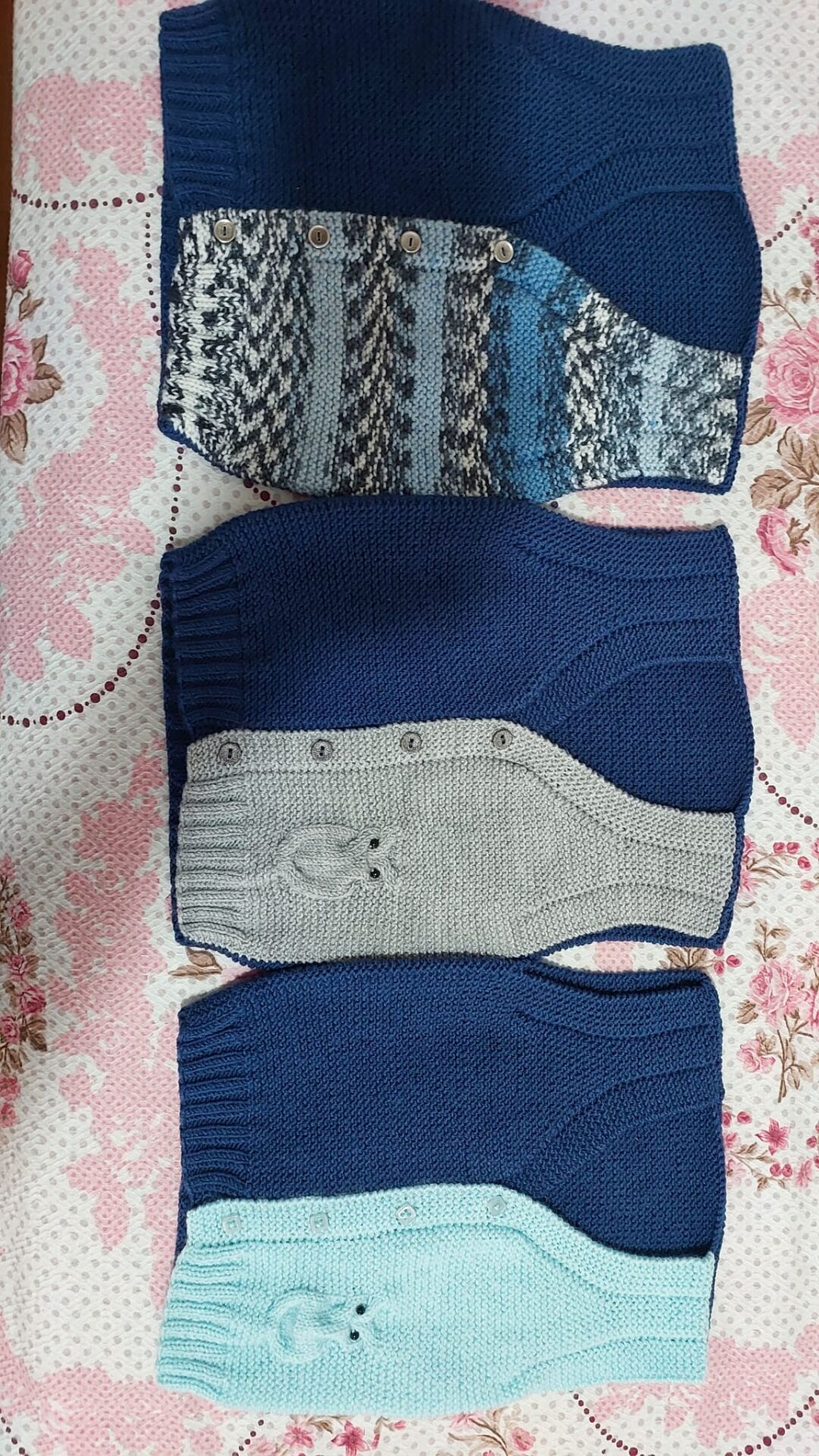 El Örgüsü Bebek Yeleği